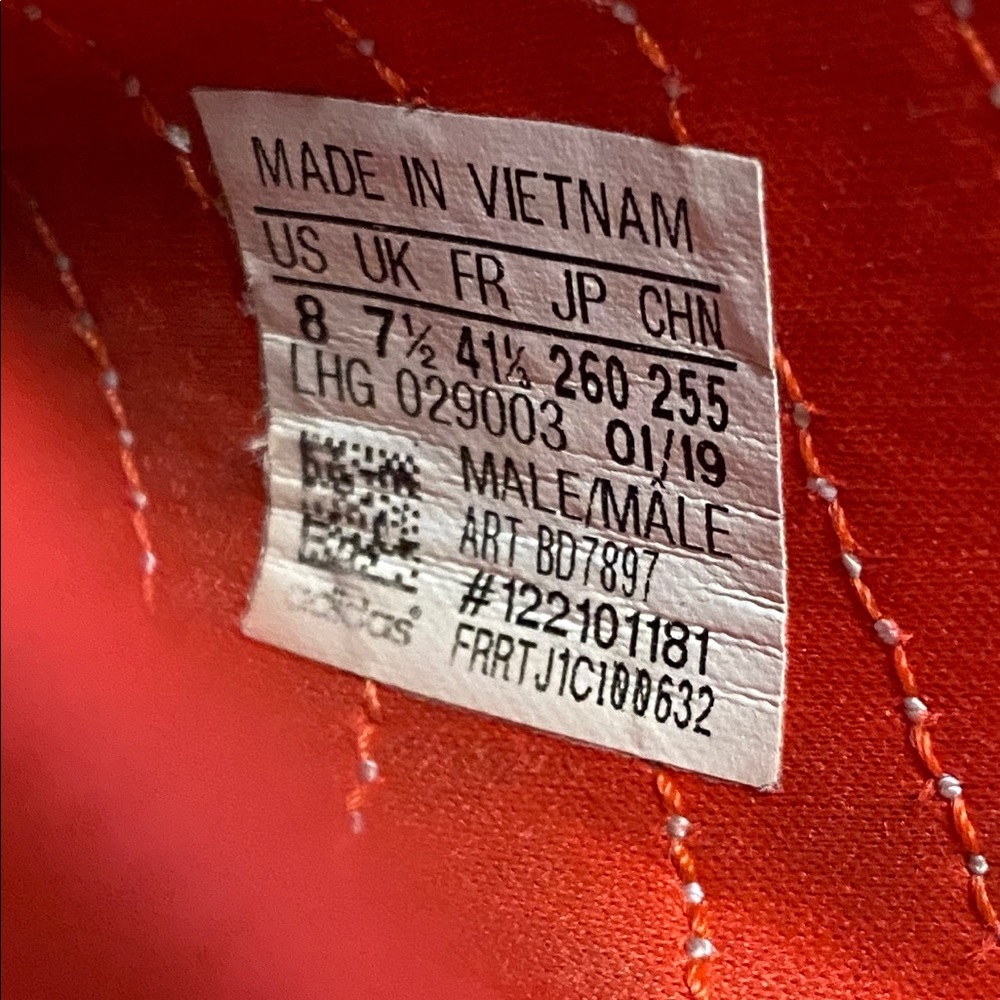 Adidas NMD R1 - Picture 7 of 9